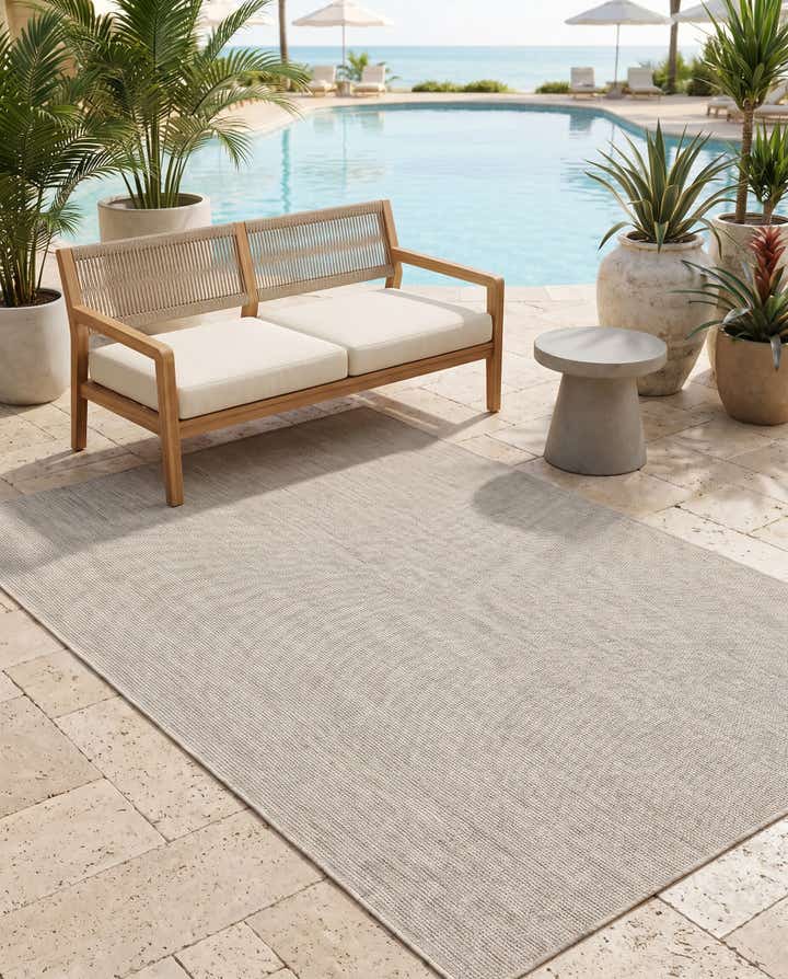 5' 3 x 8' Easy-Clean Solid Indoor / Outdoor Rug
