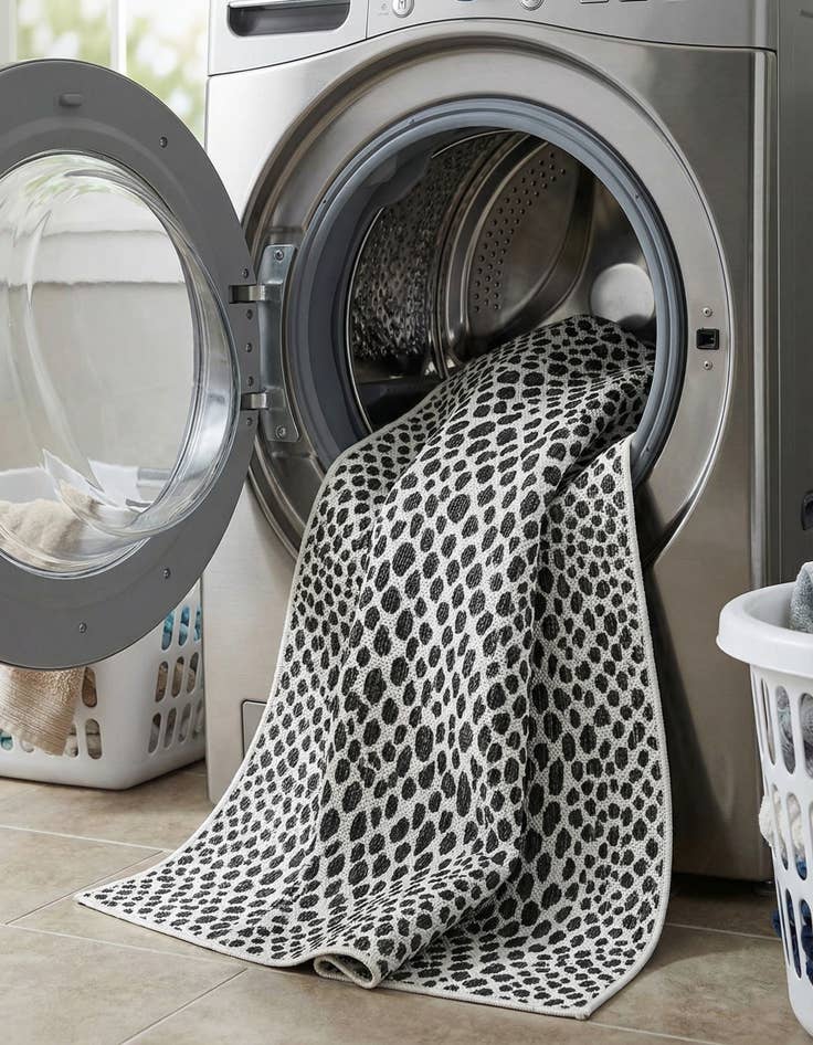 Detail image of 2' x 7'  Washable Jill Zarin Cape Town Indoor / Outdoor Runner Rug