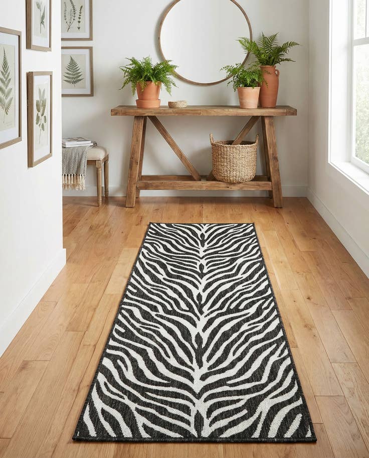 Detail image of 2' x 6' Easy-Clean Safari Indoor / Outdoor Runner Rug