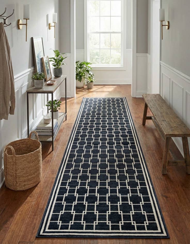 Detail image of Jill Zarin 2' 7 x 10' Metropolitan Uptown Runner Rug