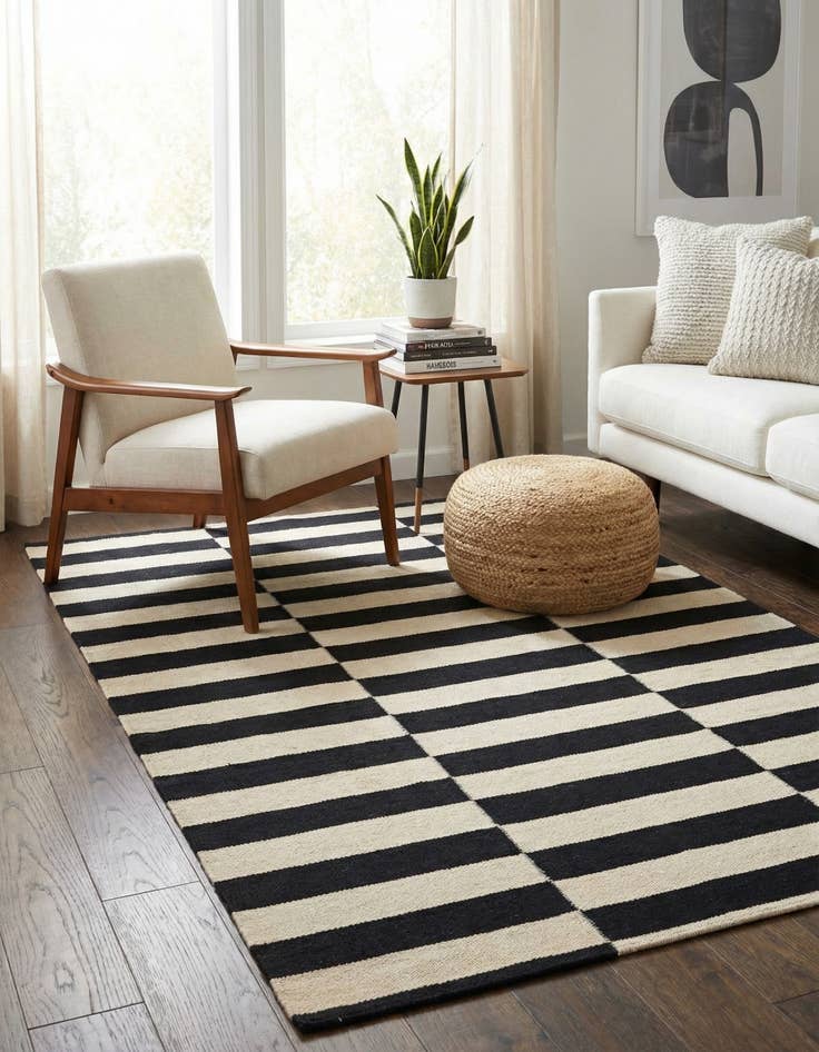 Detail image of 3' 4 x 4' 9  Hand Woven Kilim Modern Wool Rug