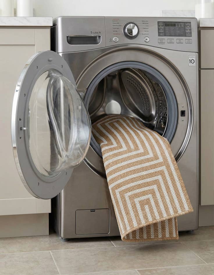 Detail image of  2' x 3'  Washable Modern Indoor / Outdoor Rug