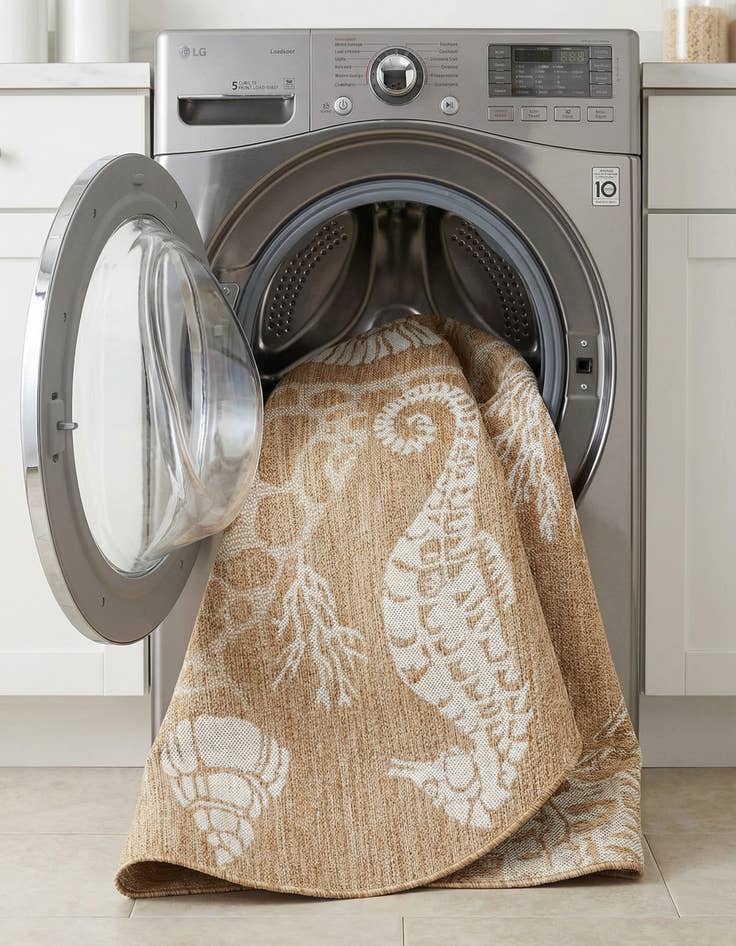 Detail image of 5' 3 x 5' 3  Washable Coastal Indoor / Outdoor Round Rug