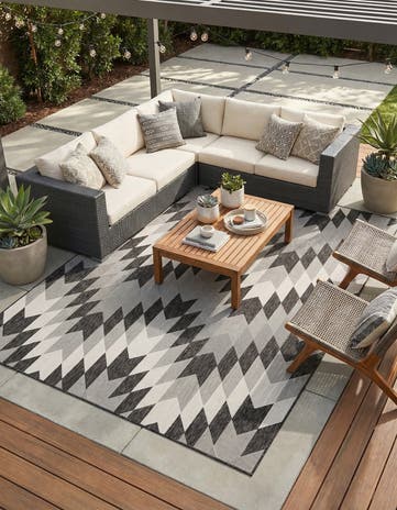 7' 10 x 10' Easy-Clean Modern Indoor / Outdoor Rug