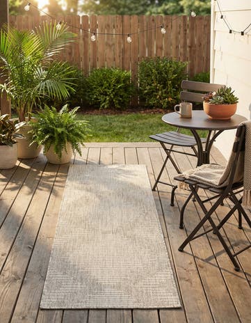 2' x 6' Easy-Clean Modern Indoor / Outdoor Runner Rug