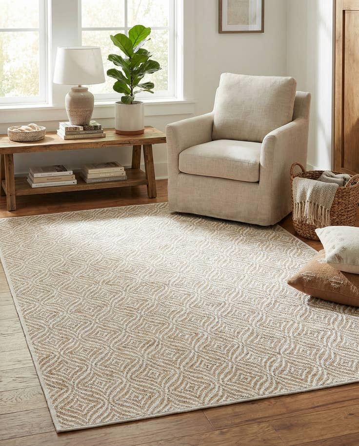 Detail image of 4' x 6' Easy-Clean Lattice Indoor / Outdoor Rug