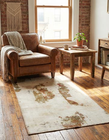 2' 8 x 5' Hand Knotted Ultra Vintage Persian Wool Rug