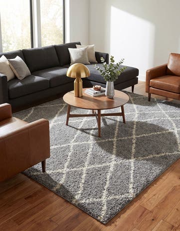 7' 10 x 7' 10 Soft Touch Shag Square Rug