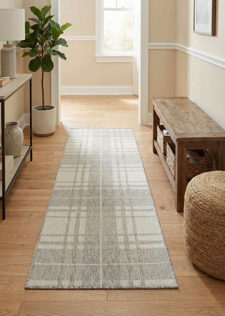 2' x 6' Easy-Clean Checkered Indoor / Outdoor Runner Rug