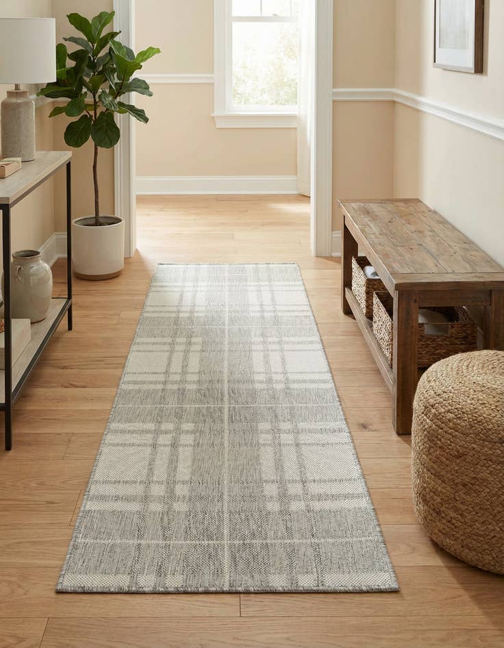 Detail image of 2' x 6'  Washable Checkered Indoor / Outdoor Runner Rug