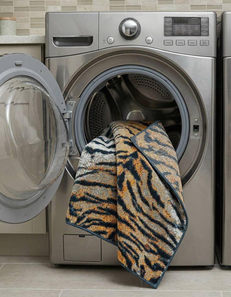 Detail image of  3' 3 x 5' 3 Kamala Washable Rug