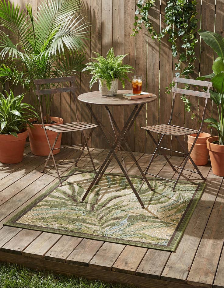 Detail image of 1' 4 x 1' 4  Washable Botanical Indoor / Outdoor Sample Rug