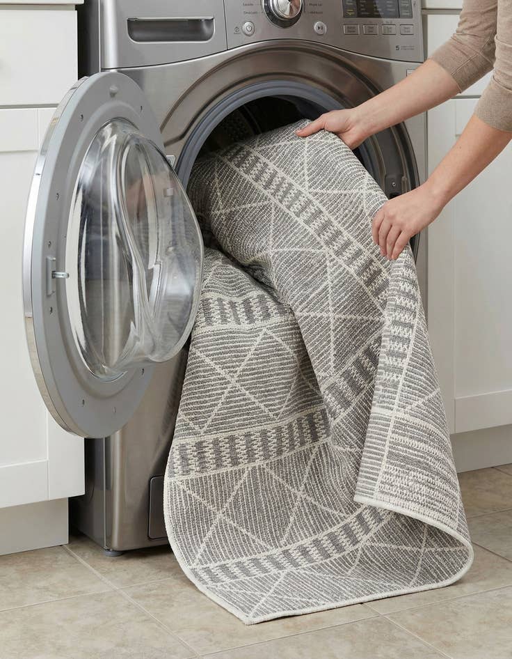 Detail image of  7' 10 x 10'  Washable Lattice Indoor / Outdoor Rug