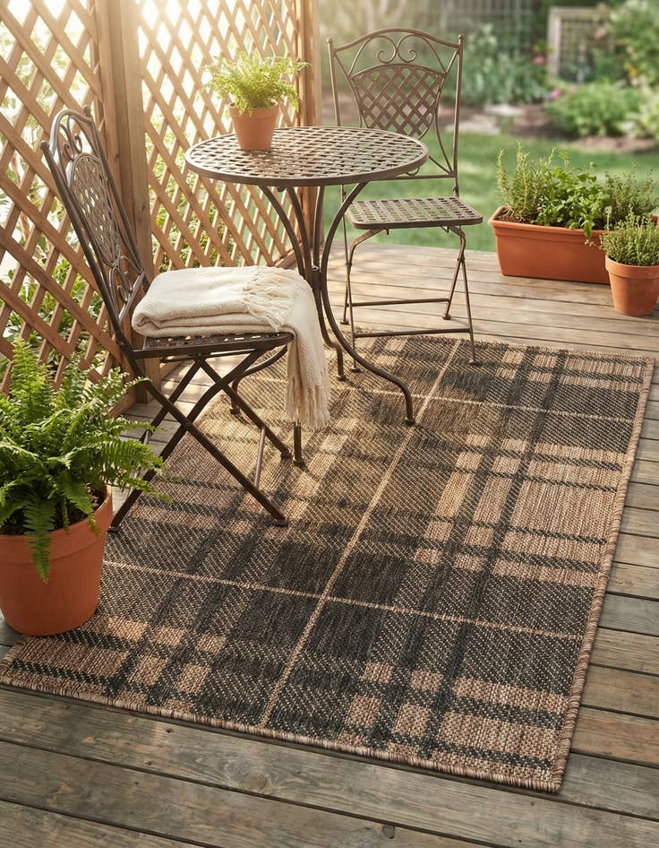 Detail image of 2' x 3'  Washable Checkered Indoor / Outdoor Rug