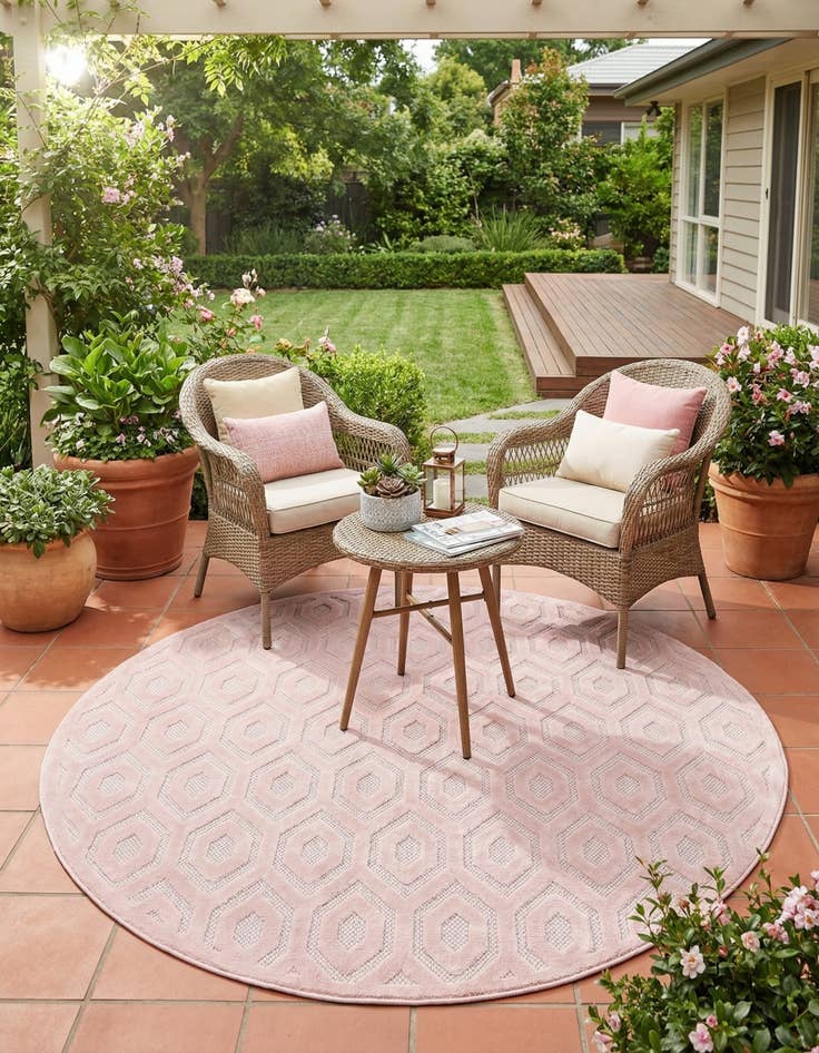 Detail image of 7' x 7'  Washable Trellis Textured Indoor / Outdoor Round Rug