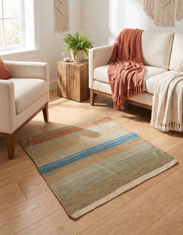 2' 5 x 2' 5 Hand Woven Pillow Wool Square Rug