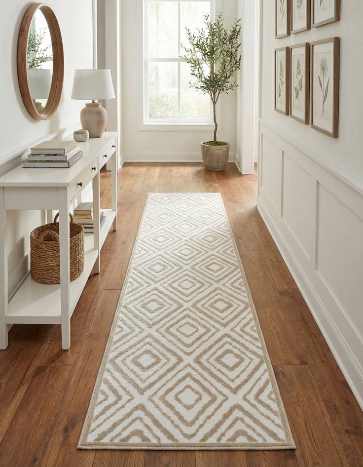 Detail image of 2' 7 x 12' Hermitage Runner Rug