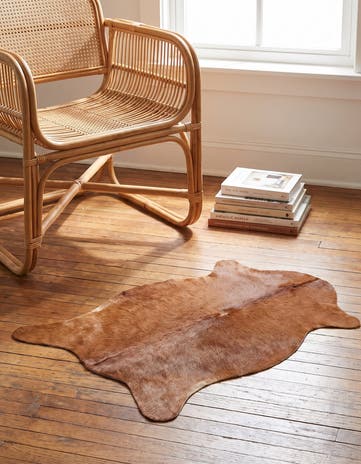 1' 8 x 2' 7 Cowhide Leather Rug