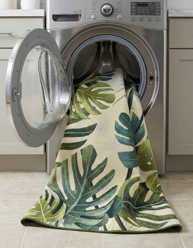 Detail image of 6' x 9'  Washable Botanical Indoor / Outdoor Rug