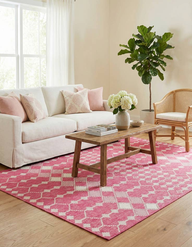 Detail image of 5' 3 x 8' Easy-Clean Trellis Indoor / Outdoor Rug