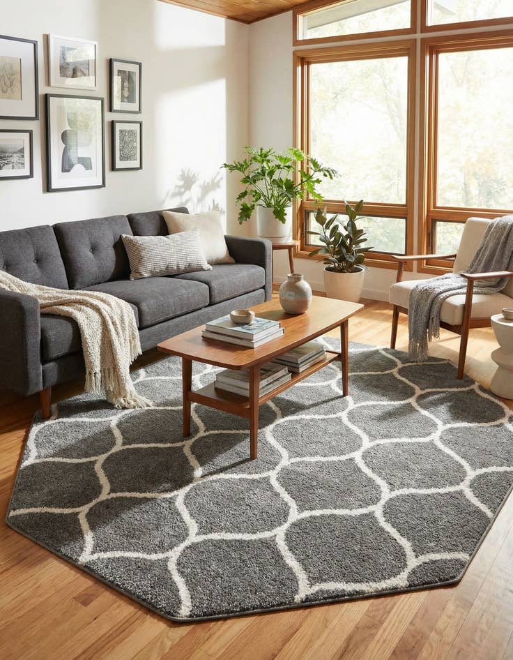 Detail image of  7' 10 x 7' 10 Lattice Frieze Octagon Rug