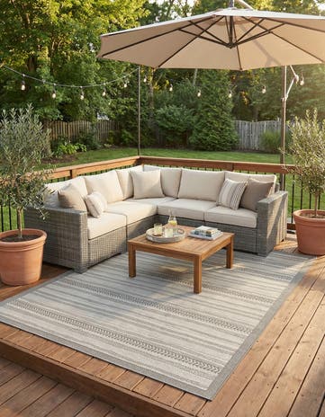 8' x 11' 4 Easy-Clean Border Indoor / Outdoor Rug