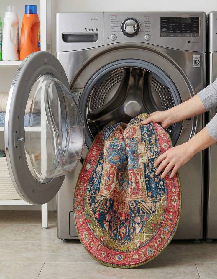 Detail image of  4' x 6'  Washable Traditional Indoor / Outdoor Oval Rug