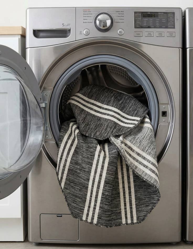 Detail image of 4' x 4'  Washable Jill Zarin Anguilla Indoor / Outdoor Octagon Rug