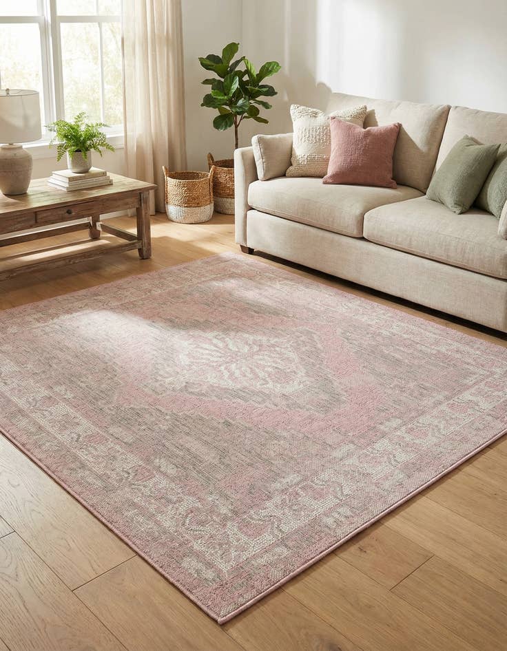 Detail image of  5' 3 x 5' 3  Washable Traditional Indoor / Outdoor Square Rug