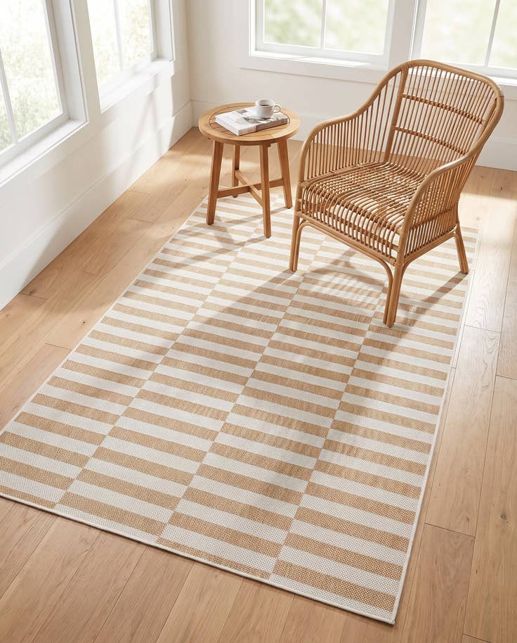 Detail image of 4' x 6' Easy-Clean Striped Indoor / Outdoor Rug