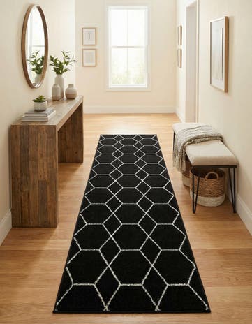 Black Lattice Frieze Runner Rug