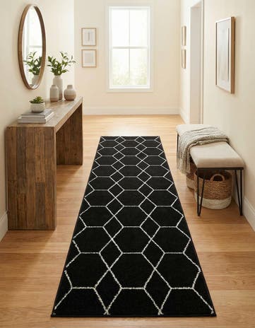 Black Lattice Frieze Runner Rug