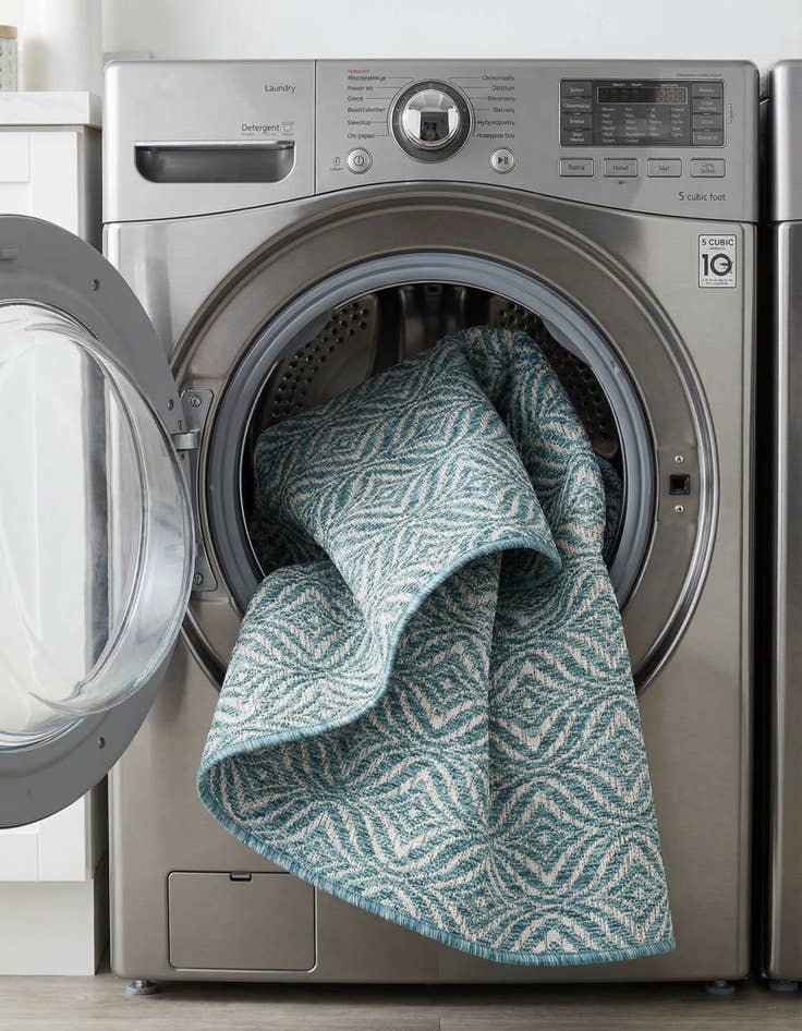 Detail image of 4' x 4'  Washable Trellis Indoor / Outdoor Round Rug