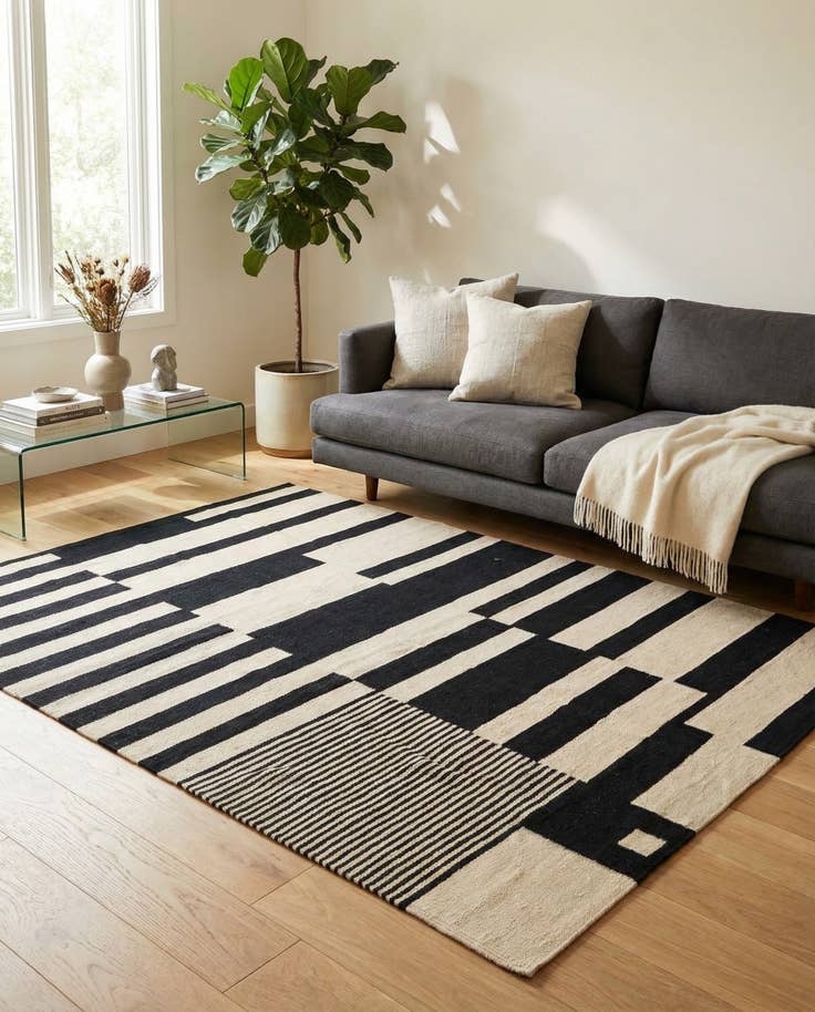 Detail image of 4' 8 x 6' 3 Hand Woven Kilim Modern Wool Rug