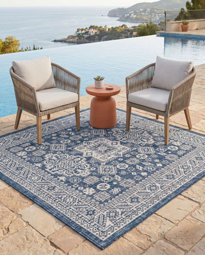 5' 3 x 5' 3 Easy-Clean Aztec Indoor / Outdoor Square Rug