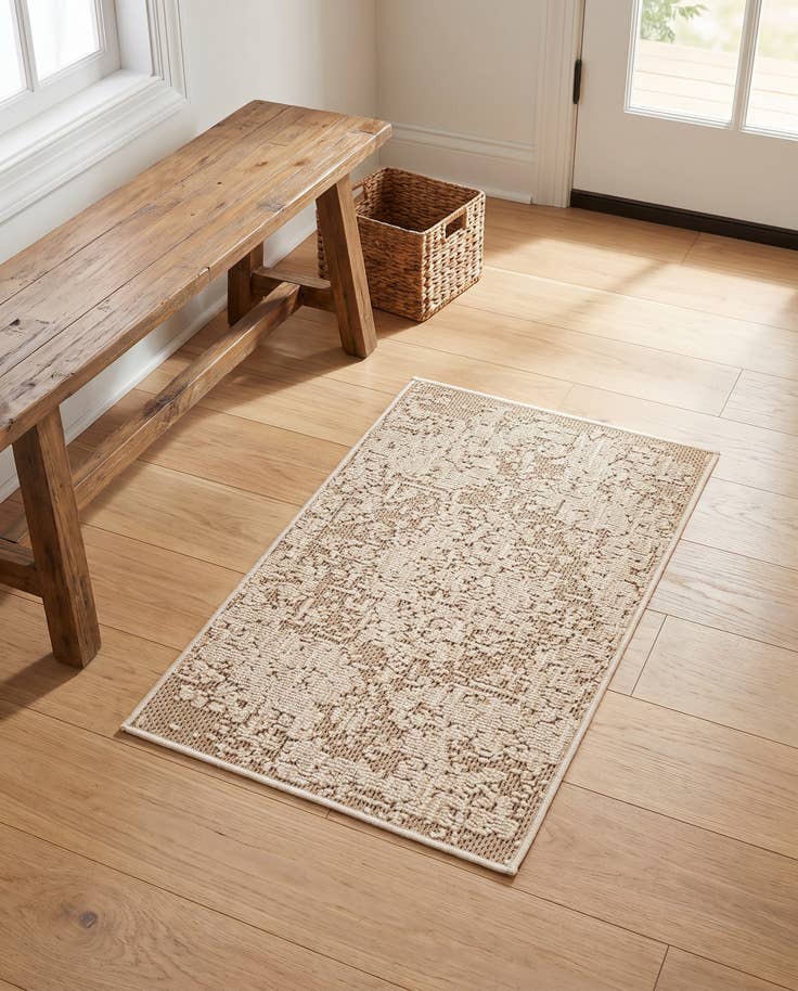 Detail image of 2' x 3' 1 Easy-Clean Traditional Indoor / Outdoor Rug