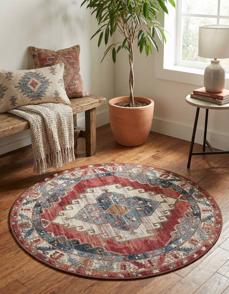 Detail image of 3' x 3'  Washable Traditional Indoor / Outdoor Round Rug