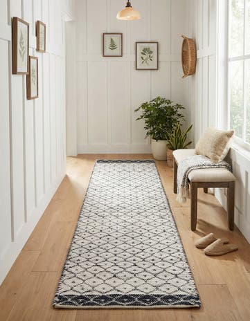 2' 7 x 10' Hand Woven Chindi Trellis Runner Rug