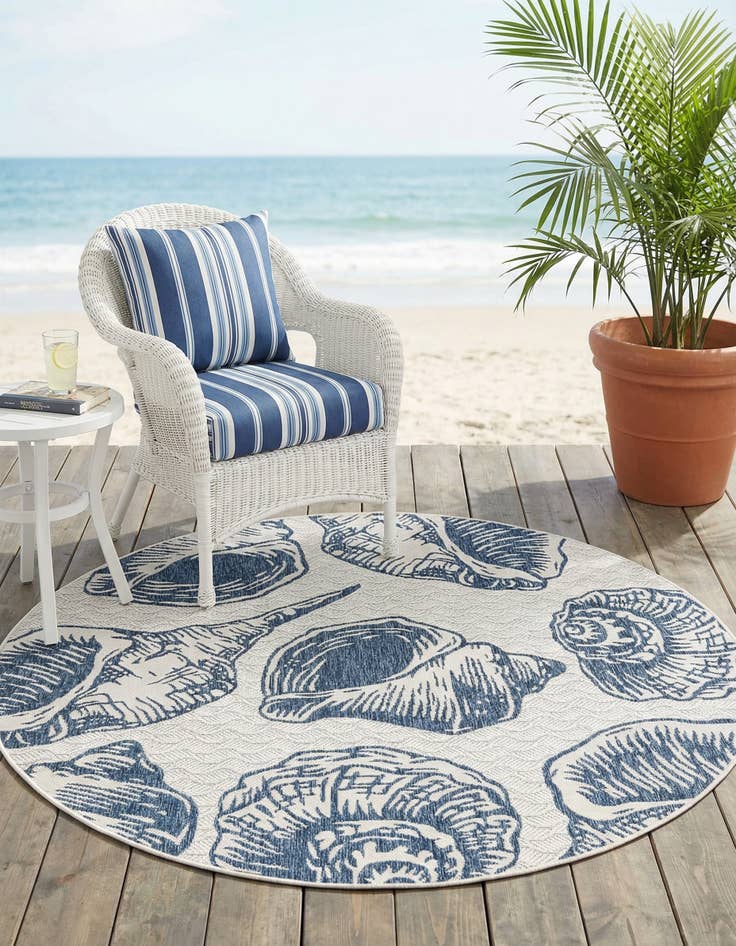 Detail image of 6' x 6'  Washable Coastal Indoor / Outdoor Round Rug