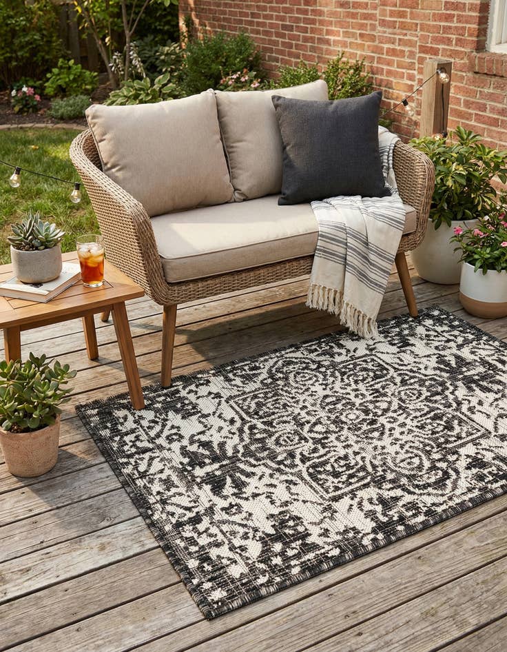 Detail image of  2' x 3'  Washable Jill Zarin Dubai Indoor / Outdoor Rug