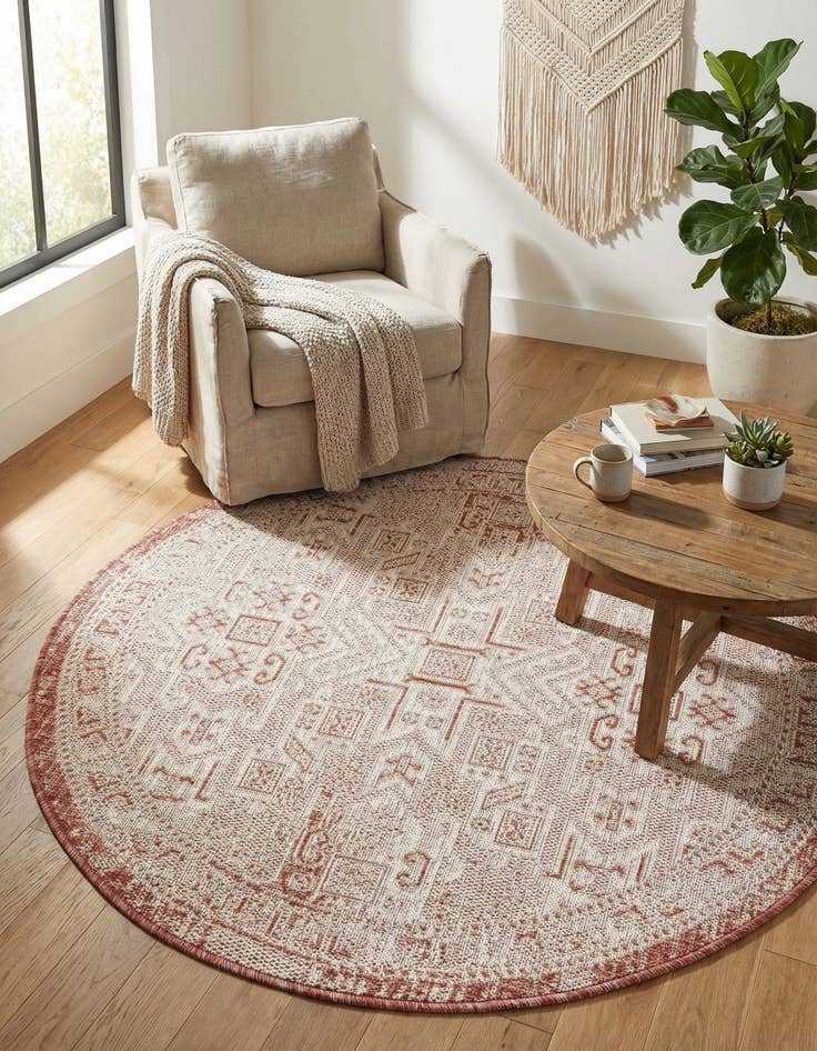 Detail image of 4' x 4'  Washable Aztec Indoor / Outdoor Round Rug