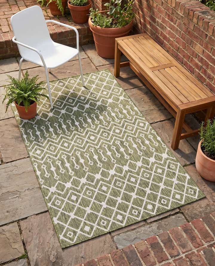 3' x 5' 3 Easy-Clean Lattice Indoor / Outdoor Rug