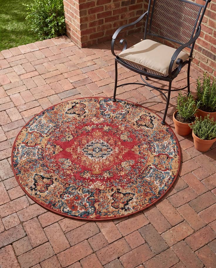 Detail image of 3' x 3' Easy-Clean Traditional Indoor / Outdoor Round Rug