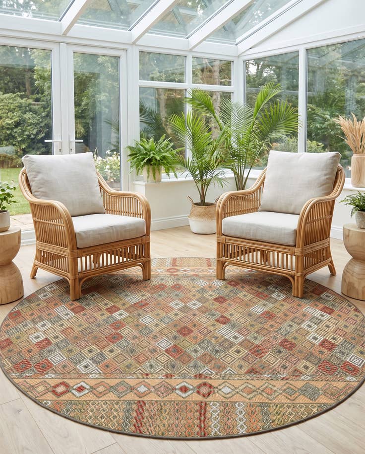 Detail image of 7' 10 x 7' 10 Easy-Clean Baja Indoor / Outdoor Round Rug
