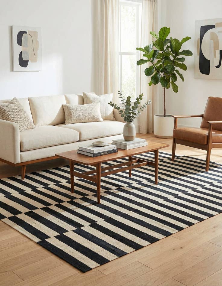 Detail image of 5' 10 x 7' 8  Hand Woven Kilim Modern Wool Rug