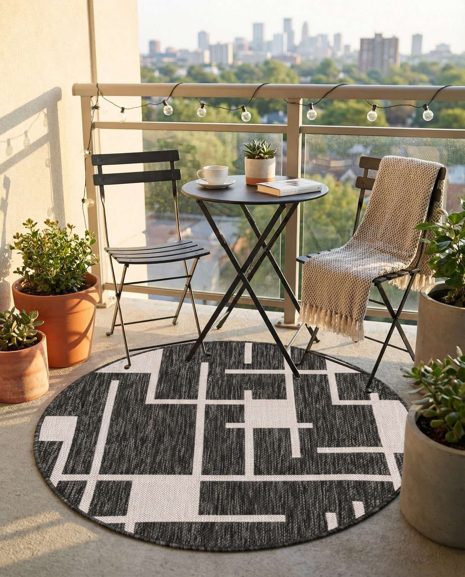 3' x 3' Easy-Clean Modern Indoor / Outdoor Round Rug