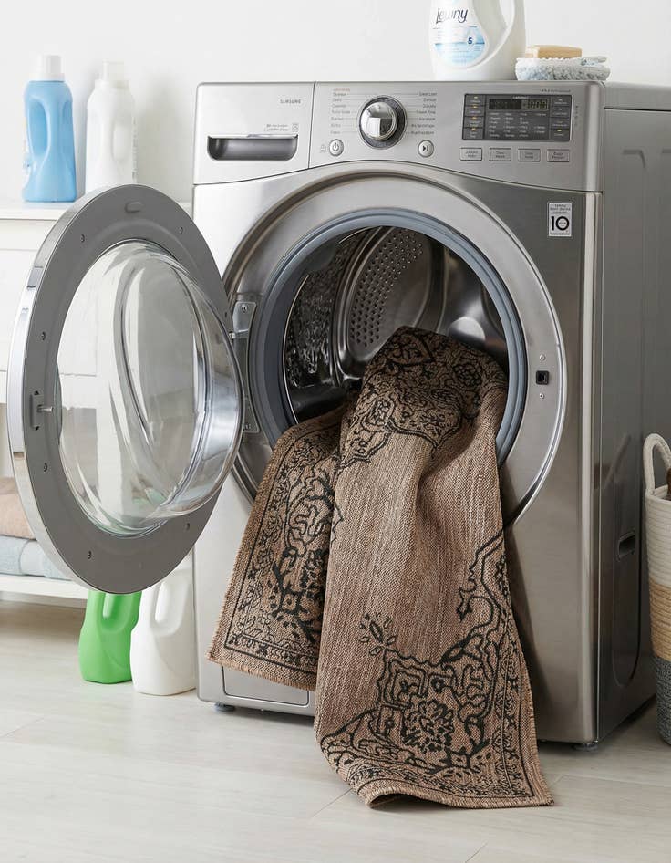 Detail image of 5' 3 x 8'  Washable Traditional Indoor / Outdoor Rug