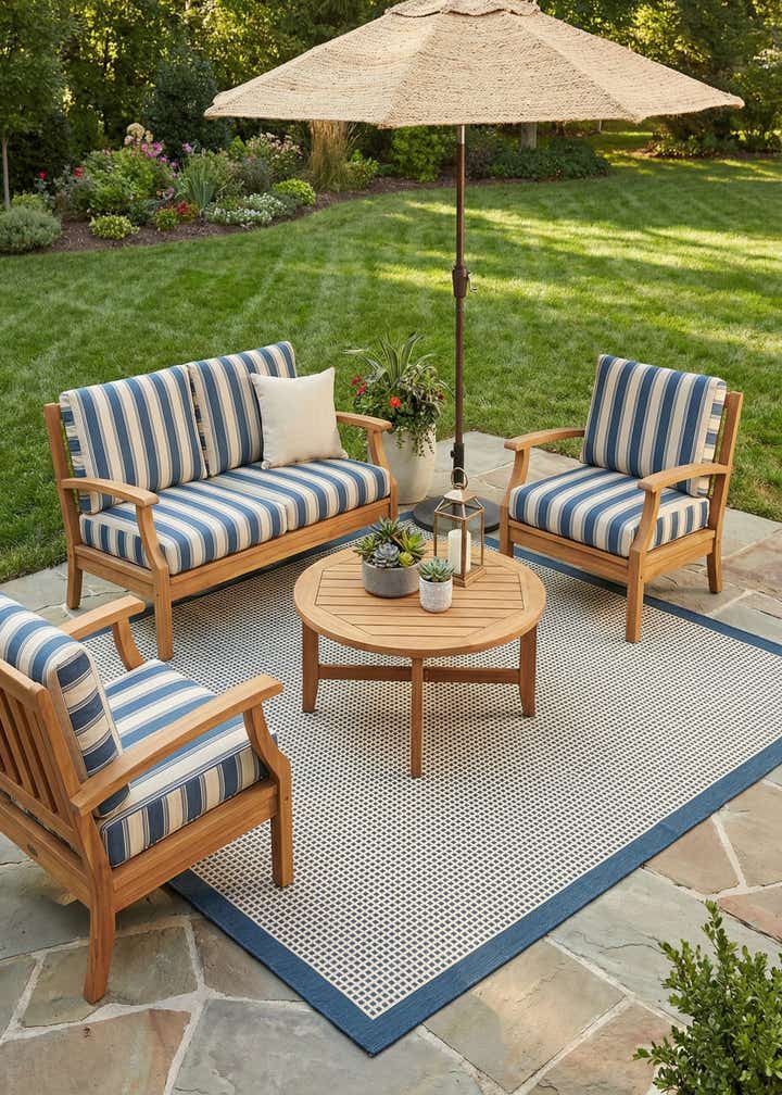 7' 10 x 7' 10 Easy-Clean Border Indoor / Outdoor Square Rug