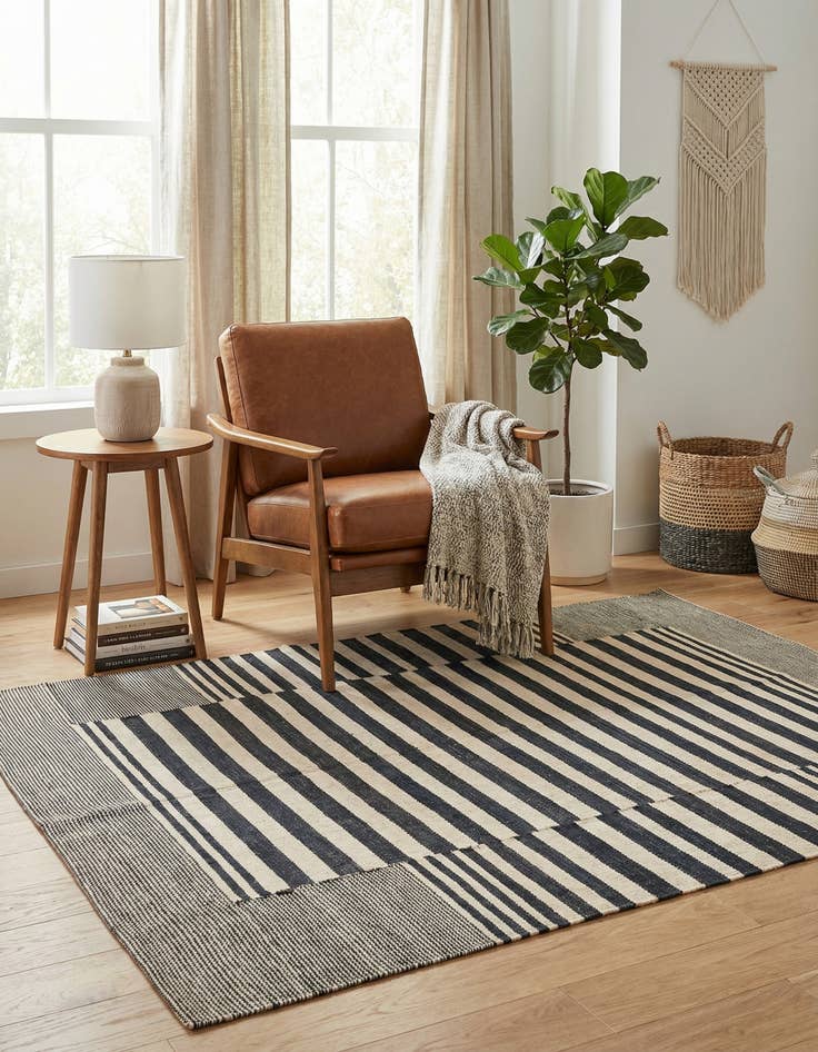 Detail image of 4' 2 x 5' 9  Hand Woven Kilim Modern Wool Rug