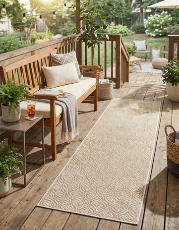2' 7 x 10' Easy-Clean Lattice Indoor / Outdoor Runner Rug